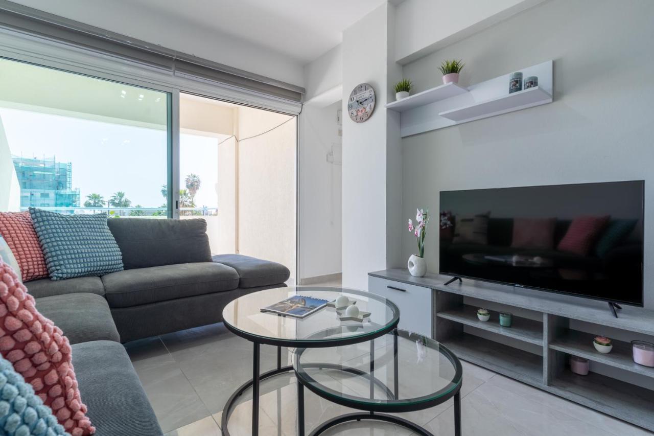 Andrea 3-Bedroom Apt In Mackenzie Larnaca Exteriör bild