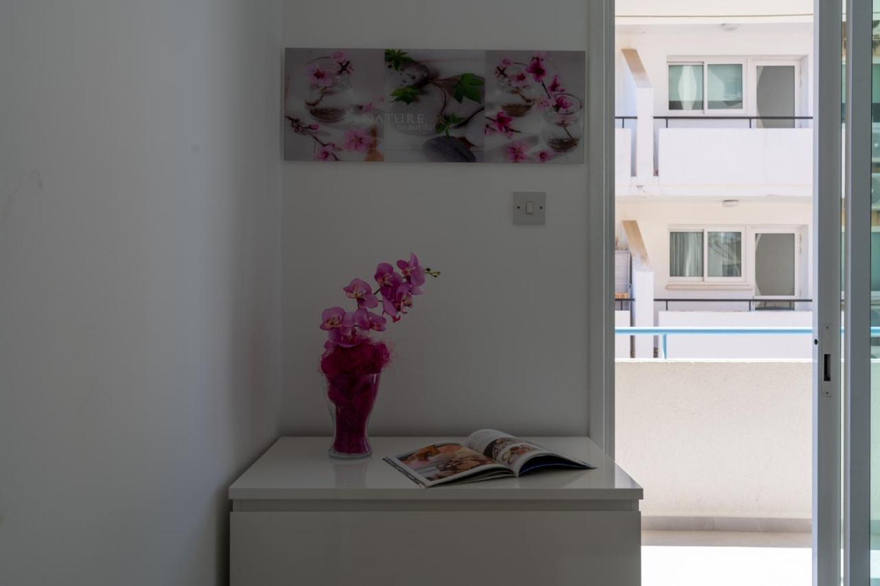 Andrea 3-Bedroom Apt In Mackenzie Larnaca Exteriör bild