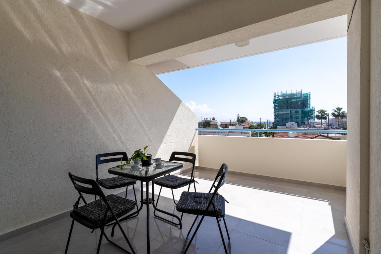 Andrea 3-Bedroom Apt In Mackenzie Larnaca Exteriör bild