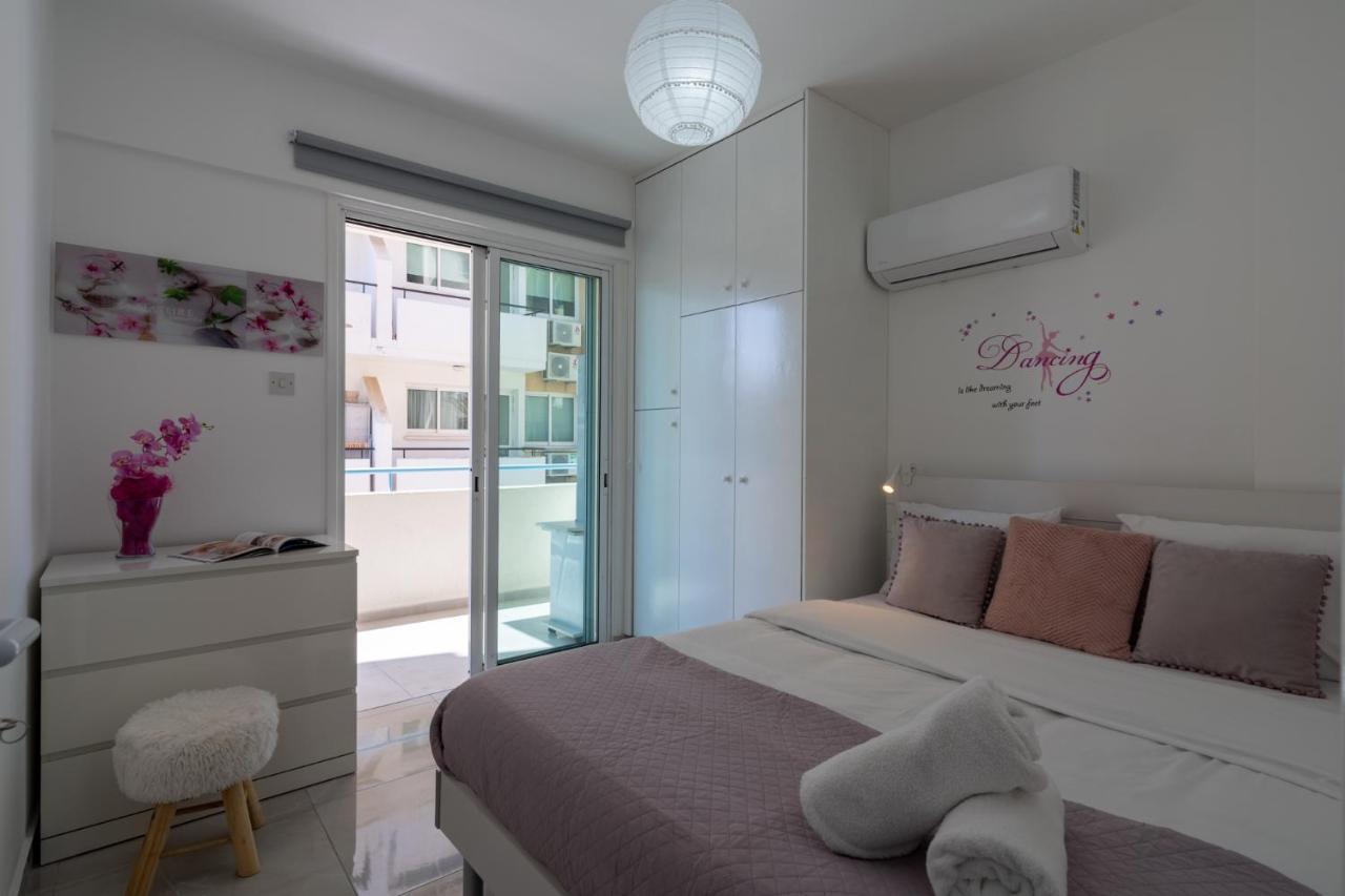 Andrea 3-Bedroom Apt In Mackenzie Larnaca Exteriör bild