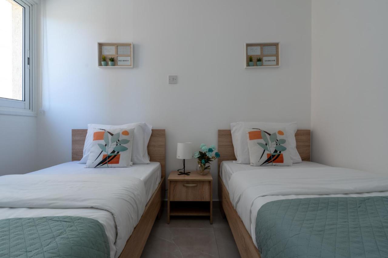 Andrea 3-Bedroom Apt In Mackenzie Larnaca Exteriör bild